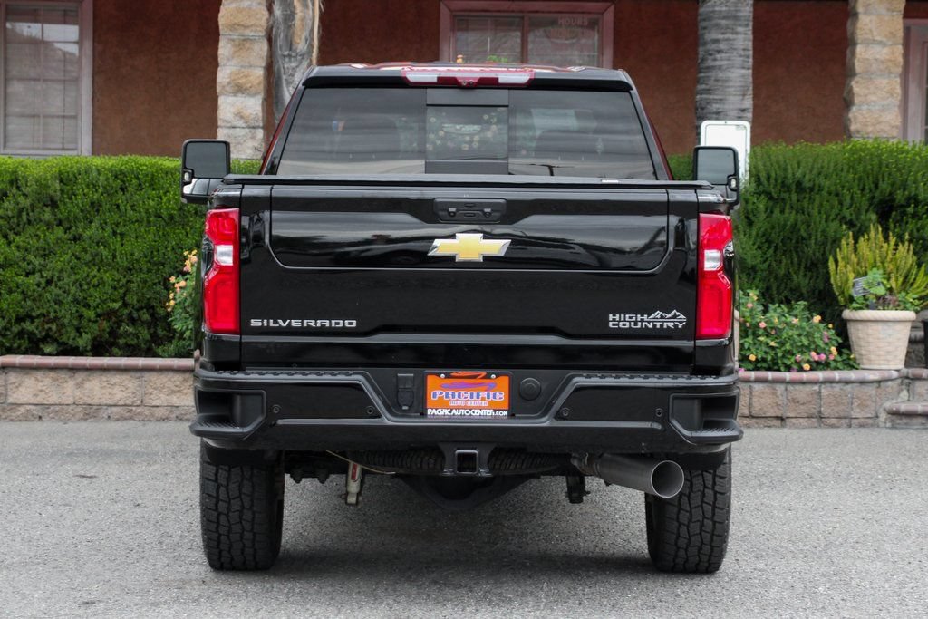 Used 2024 Chevrolet Silverado 2500 High Country w/ Technology Package AWD/4WD image 8