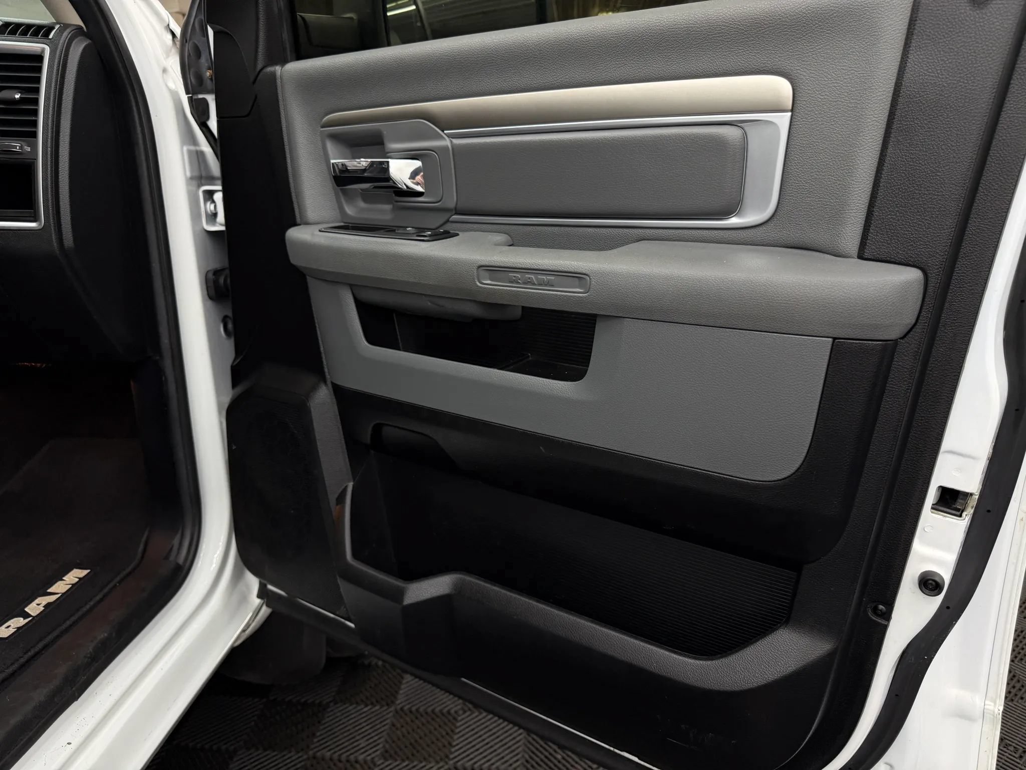 Used 2013 RAM 1500 Outdoorsman AWD/4WD image 5