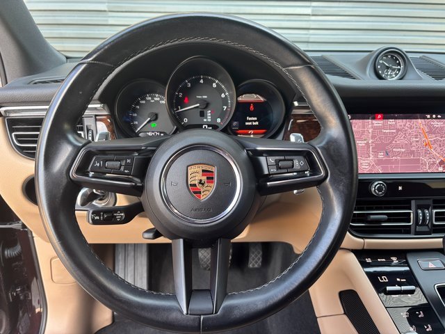 Certified 2023 Porsche Macan image 14