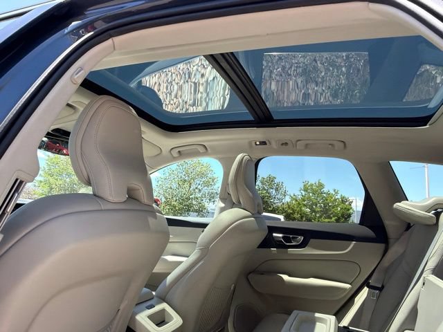Used 2019 Volvo XC60 T5 Momentum w/ Multimedia Package AWD/4WD image 21