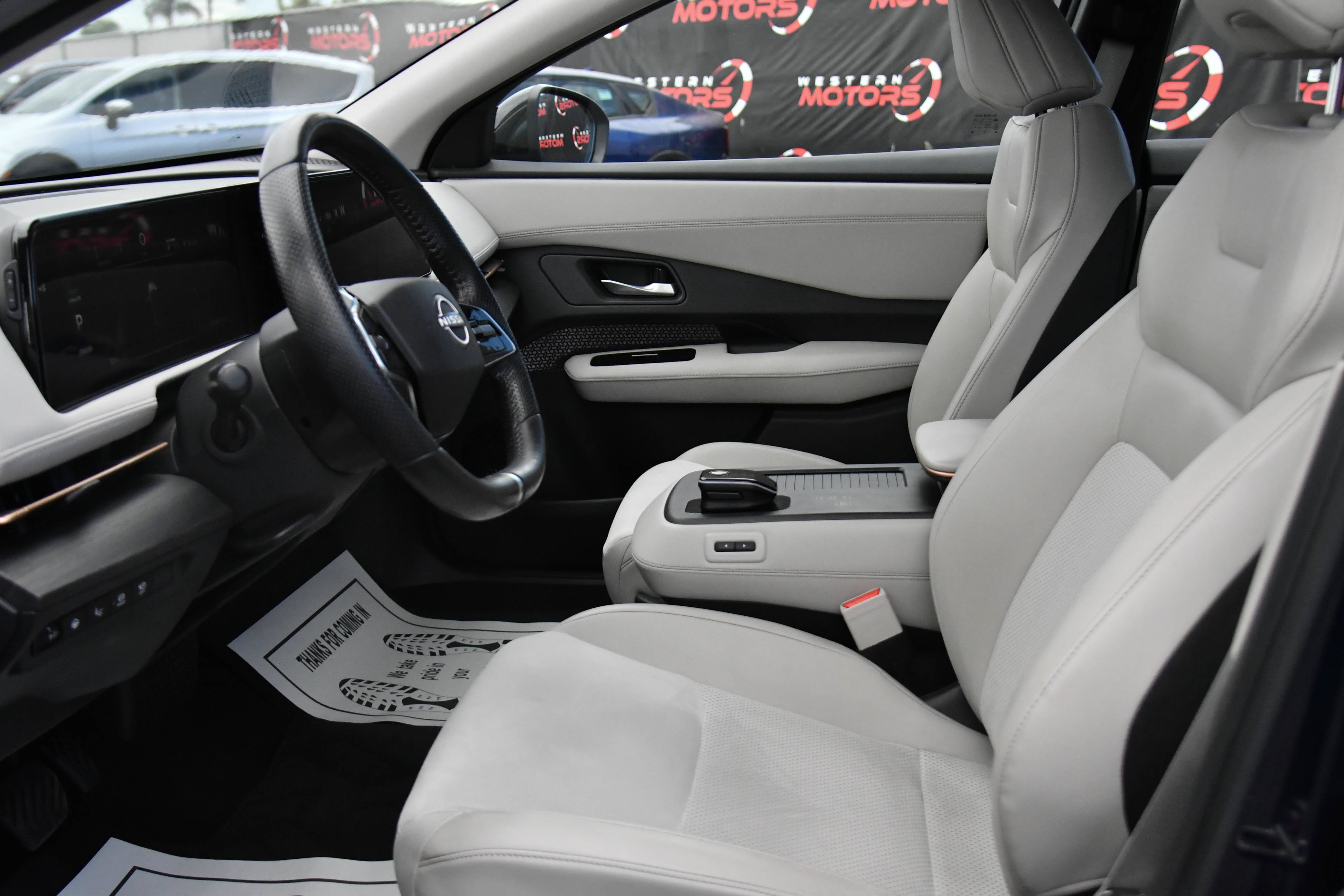 Used 2023 Nissan Ariya FWD image 17