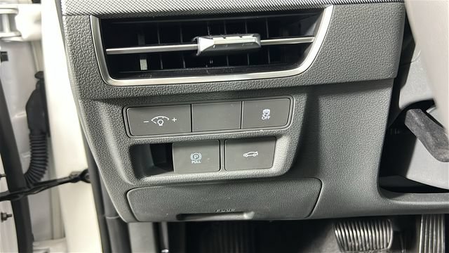 Used 2026 Hyundai Sonata SEL FWD image 19