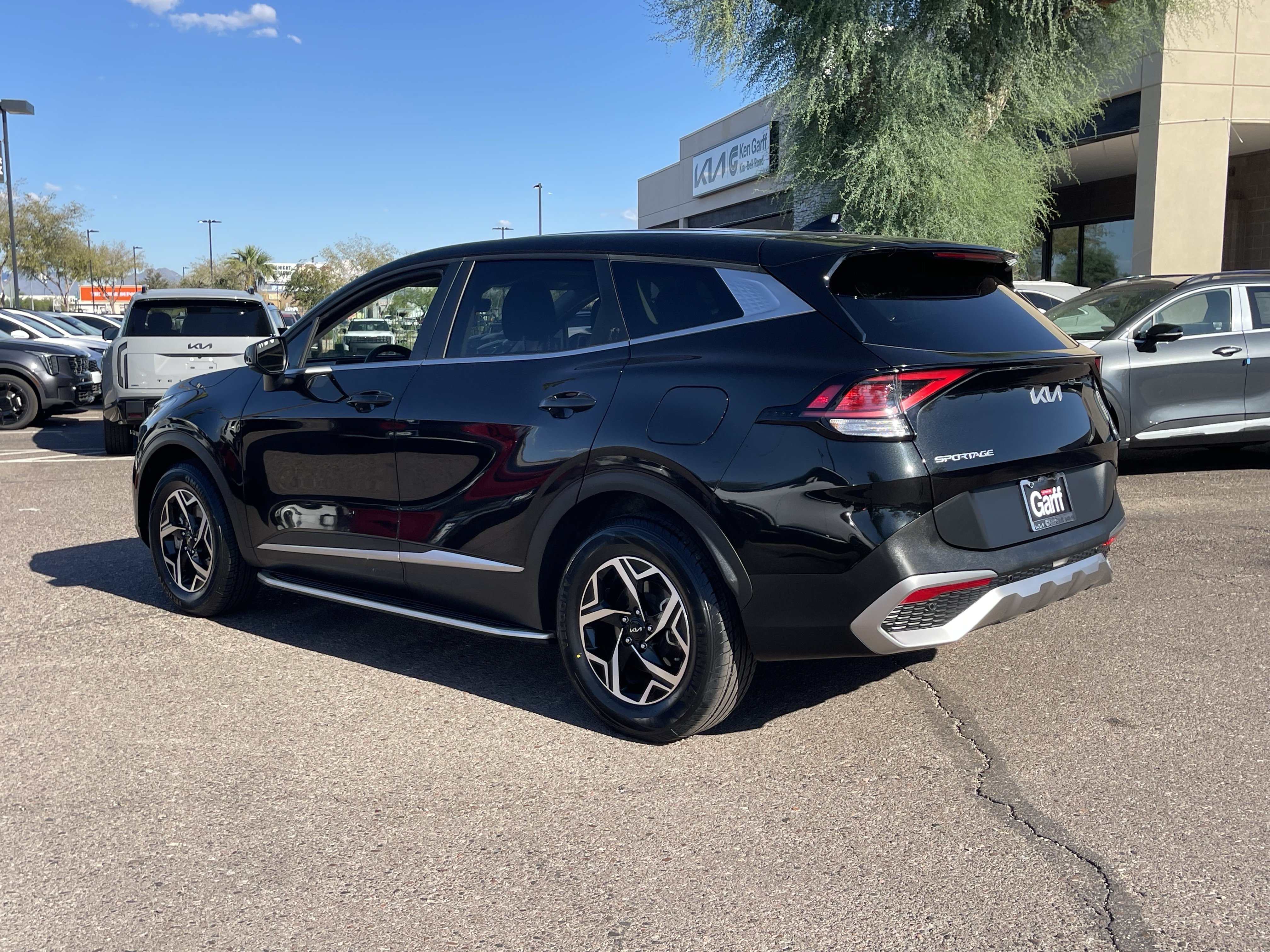 Used 2023 Kia Sportage LX AWD/4WD image 5