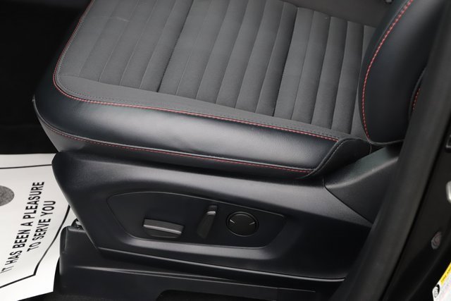 Used 2025 Ford Explorer ST-Line w/ ST-Line Street Pack image 17