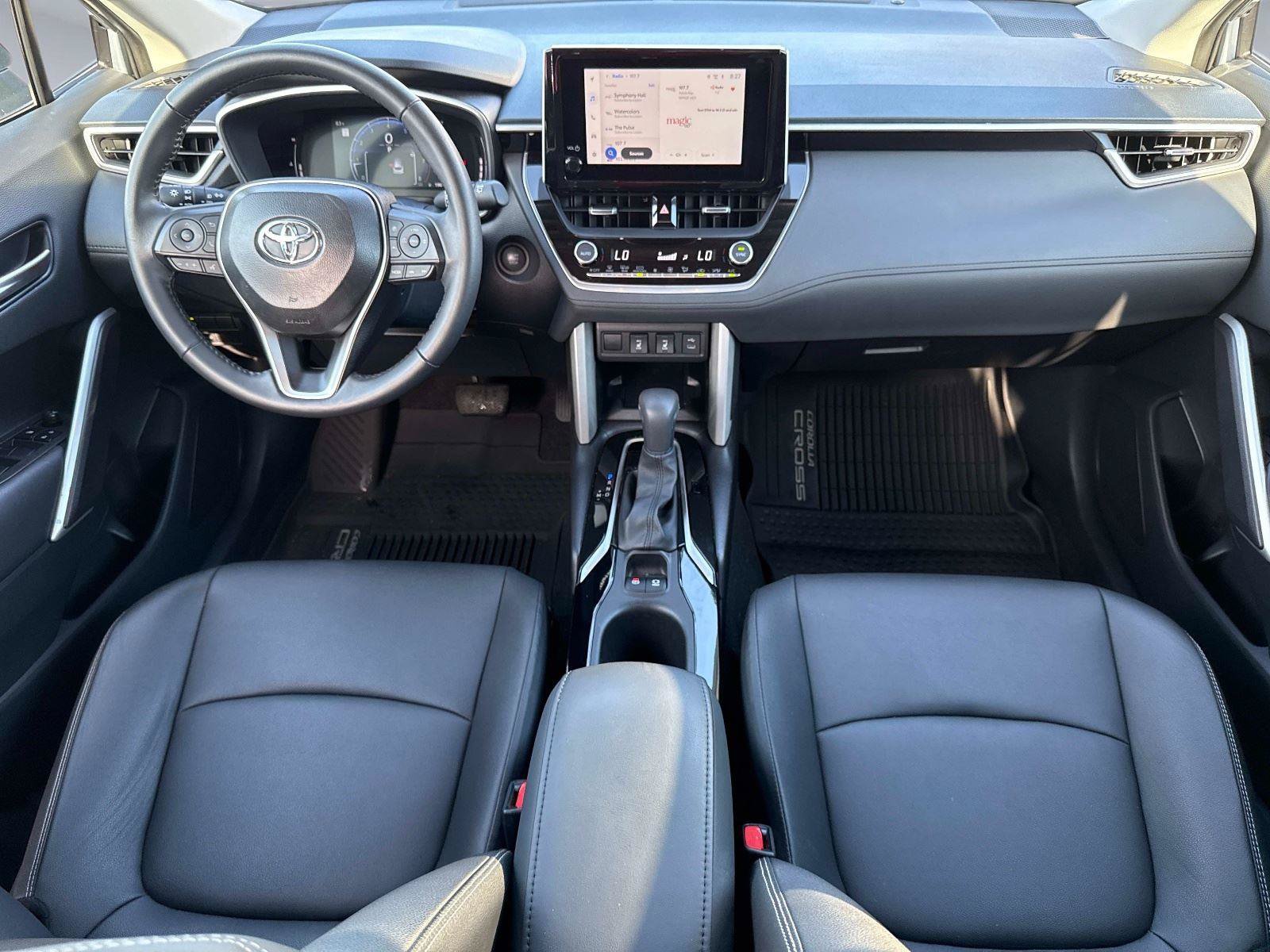 Used 2025 Toyota Corolla Cross XLE w/ Convenience Package FWD image 16