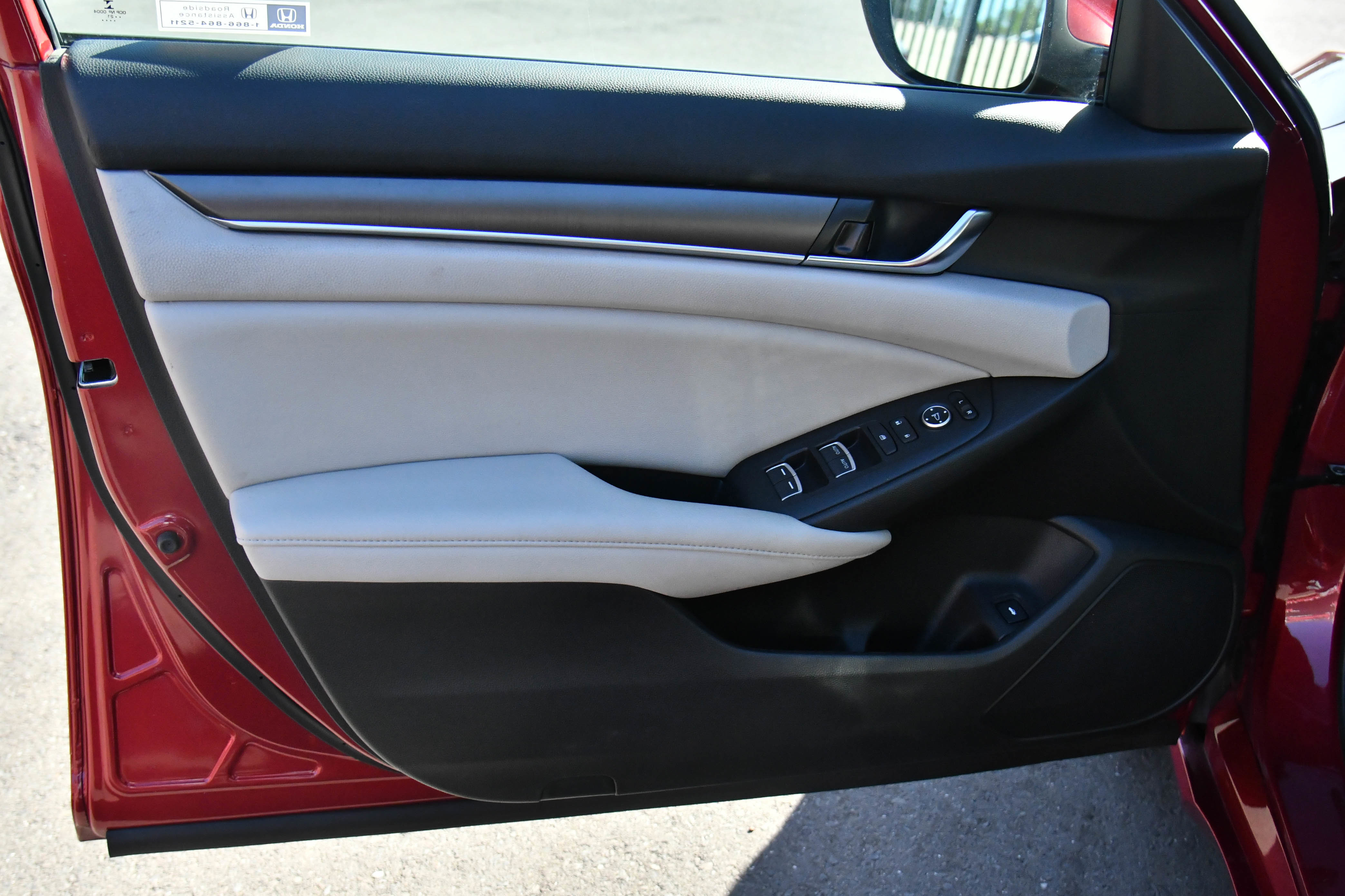 Used 2021 Honda Accord Hybrid image 13