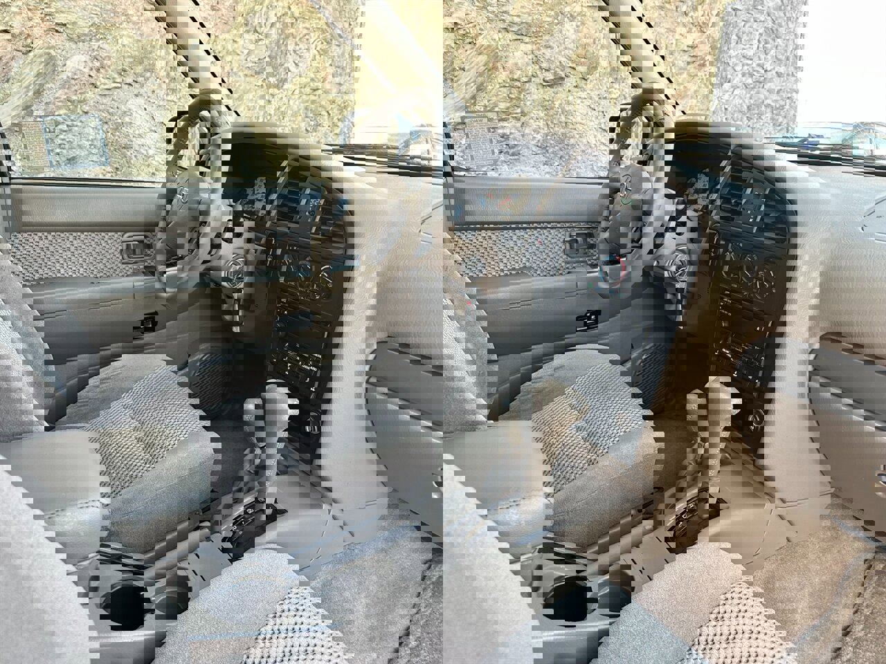 Used 2004 Nissan Pathfinder SE image 30