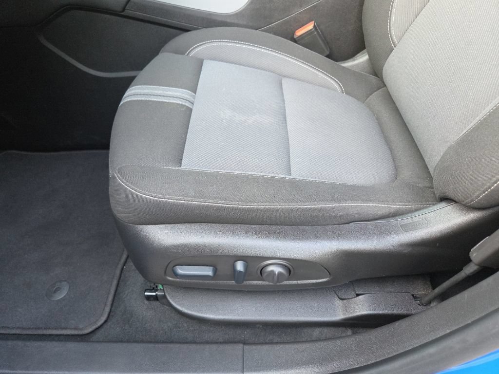 Used 2025 Chevrolet Blazer LT FWD image 18