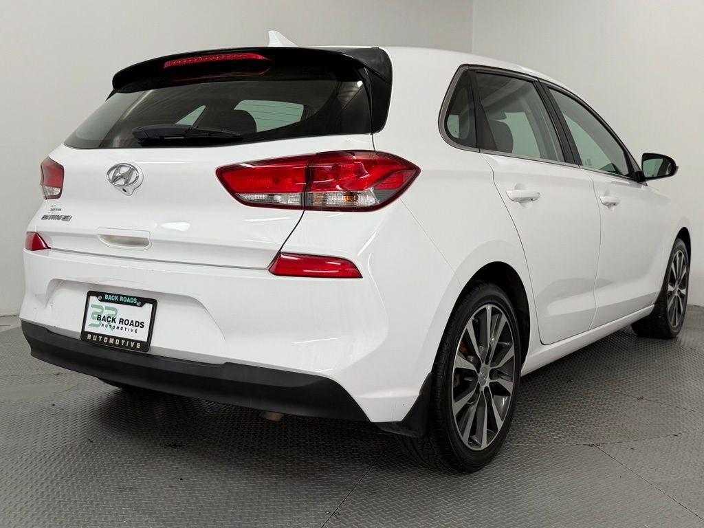 Used 2020 Hyundai Elantra GT FWD image 9
