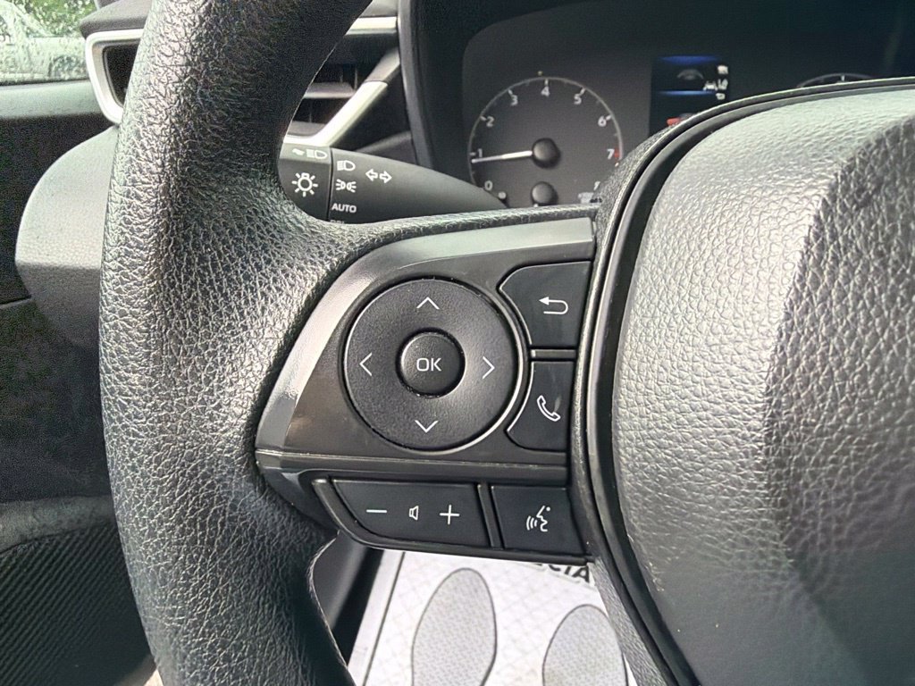 Used 2024 Toyota Corolla LE FWD image 31