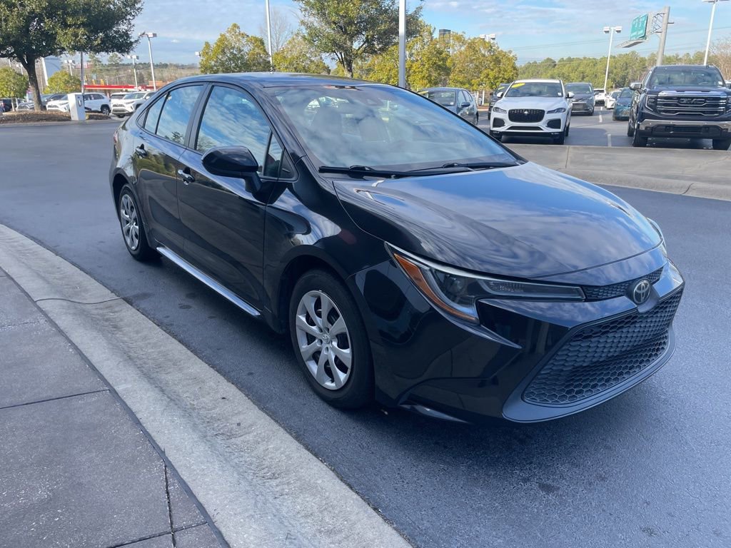 Used 2021 Toyota Corolla LE image 2