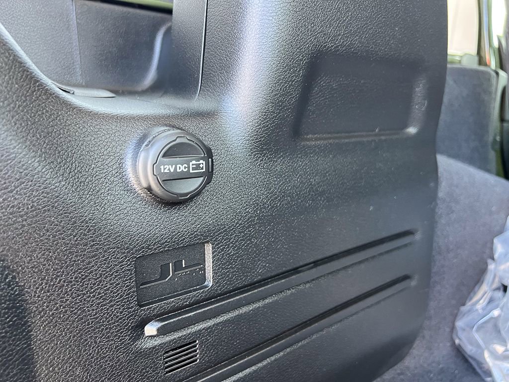 Used 2021 Jeep Wrangler Unlimited Sahara w/ Uconnect 4C Nav & Sound Group image 6
