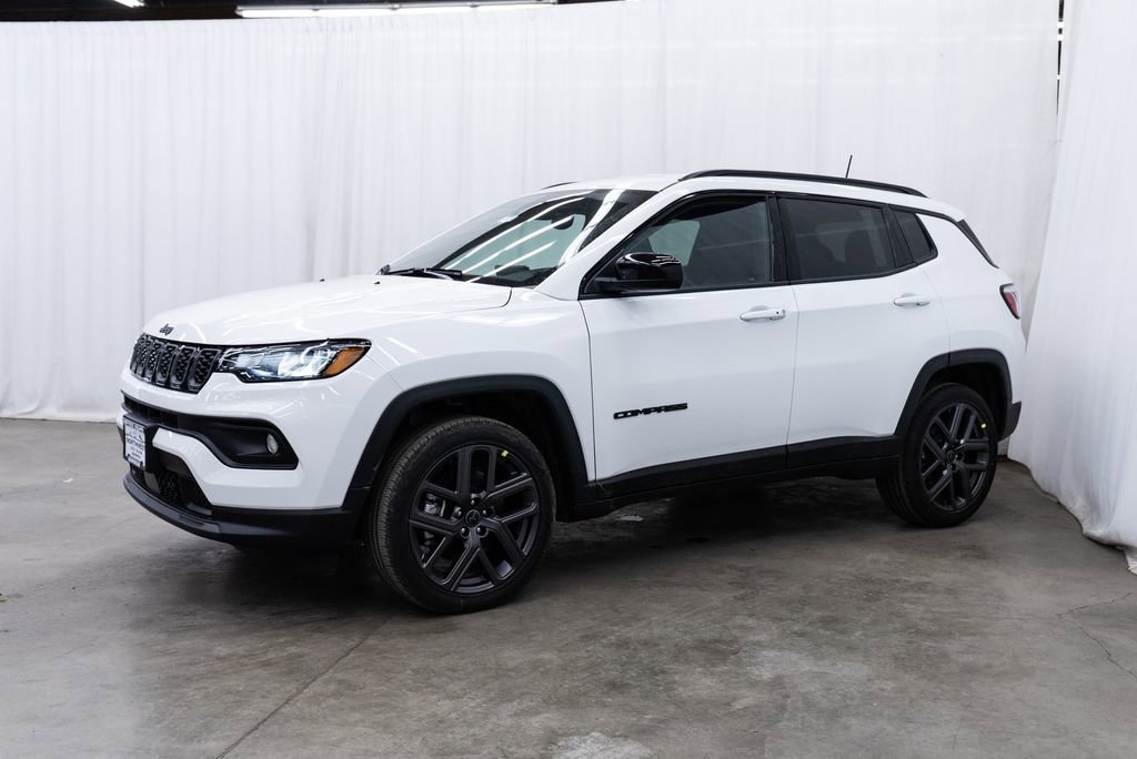New 2026 Jeep Compass Latitude image 3