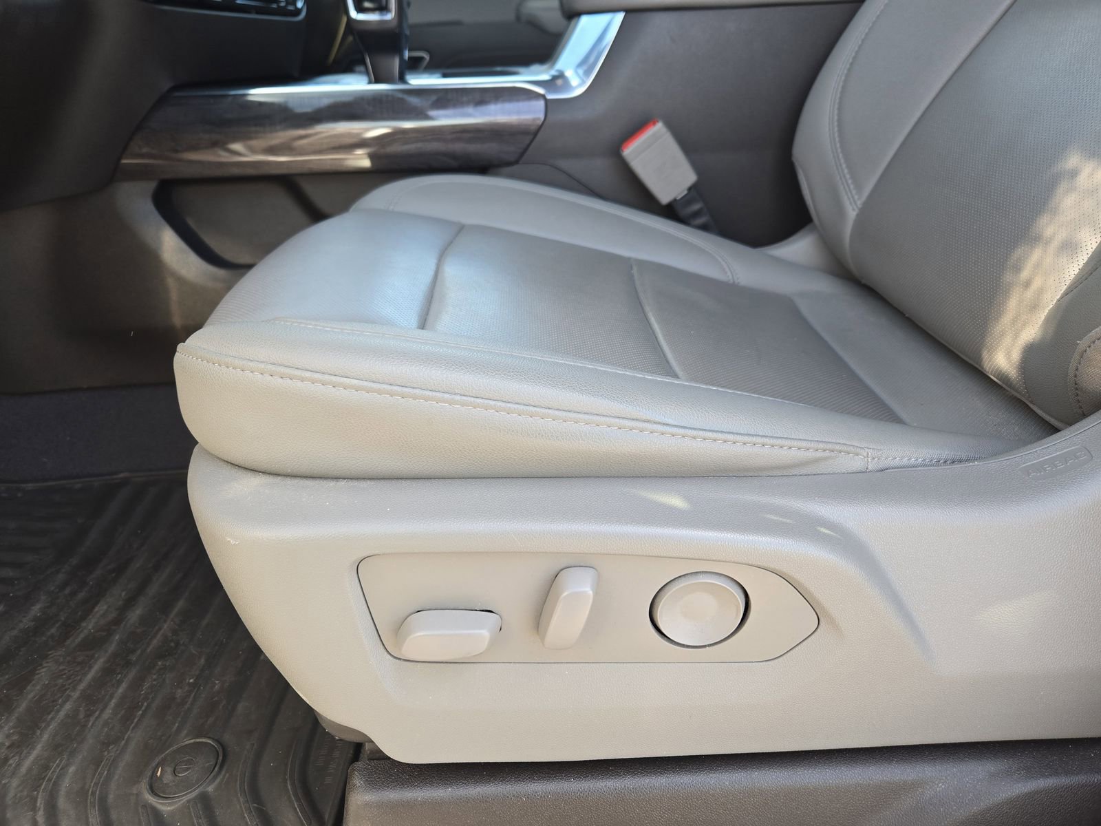 Certified 2022 Chevrolet Silverado 1500 LTZ w/ Technology Package image 27