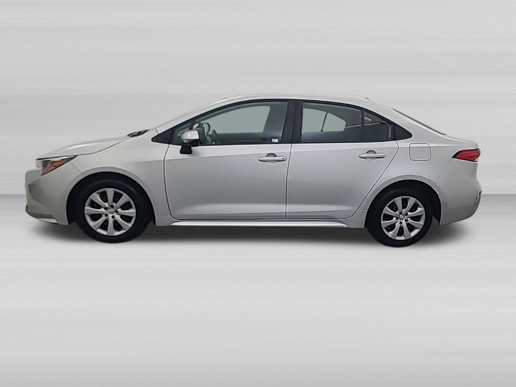 Used 2025 Toyota Corolla LE FWD image 8