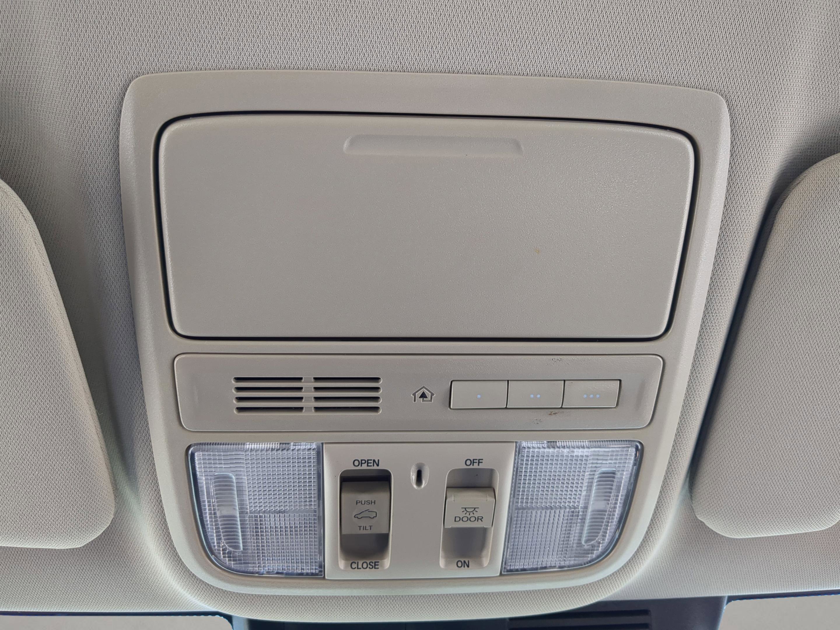 Used 2019 Honda CR-V Touring image 5