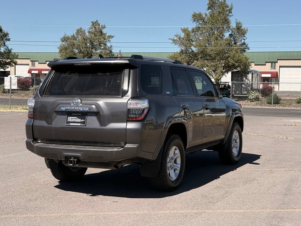 Used 2022 Toyota 4Runner SR5 Premium w/ Moonroof Package AWD/4WD image 6