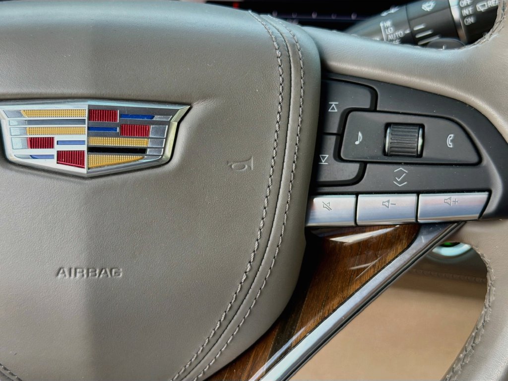 Used 2023 Cadillac Escalade Sport Platinum AWD/4WD image 23