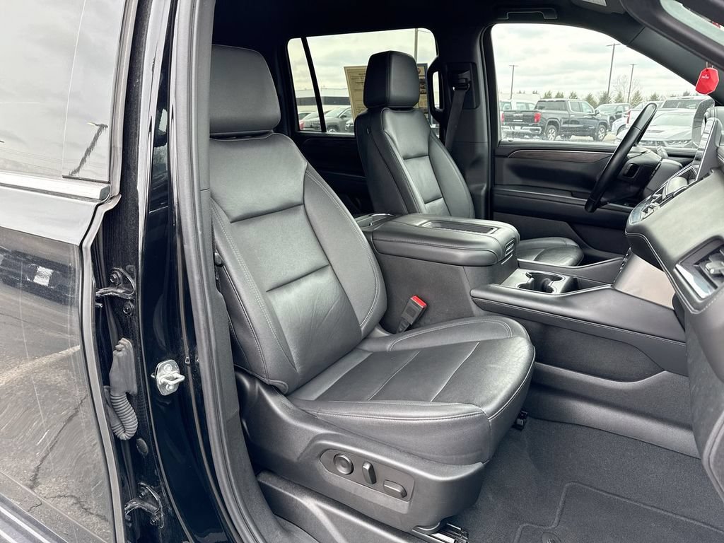 Used 2023 Chevrolet Suburban LT RWD image 26