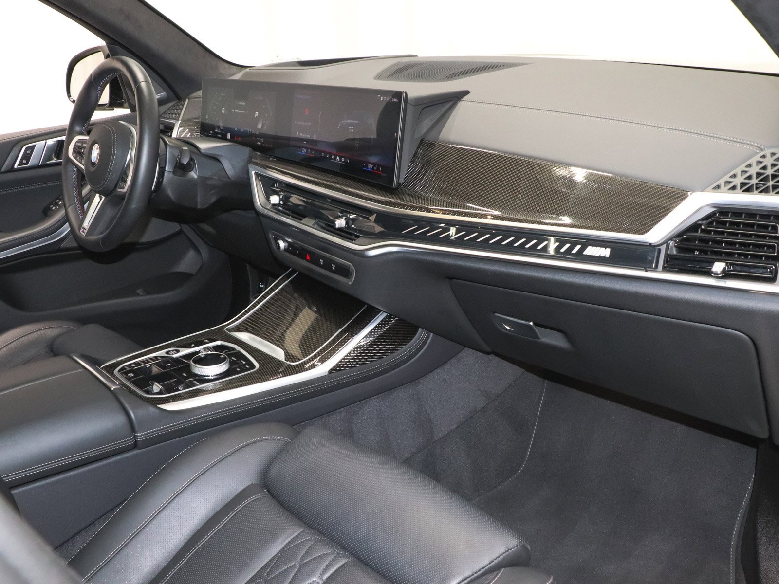 Used 2026 BMW X7 M60i image 27