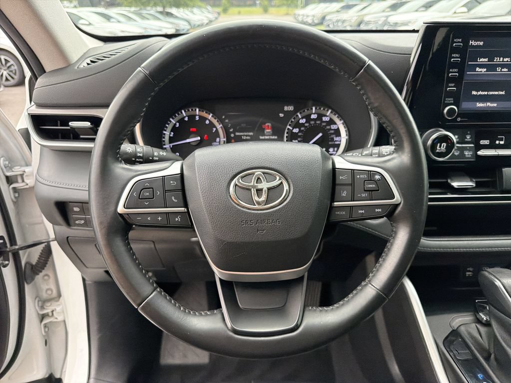 Used 2022 Toyota Highlander XLE FWD image 26