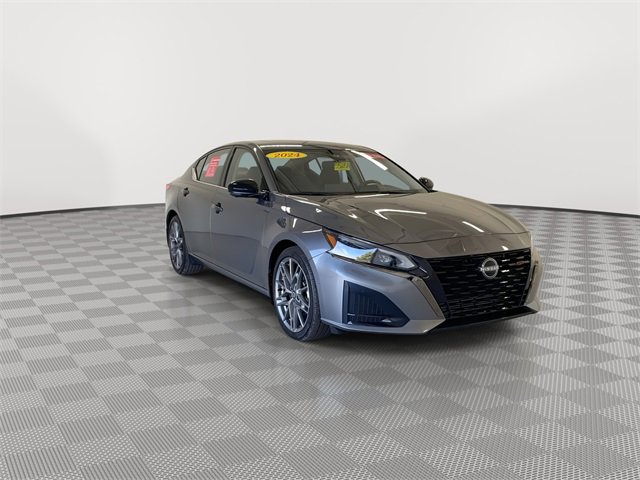 Certified 2024 Nissan Altima 2.0 SR image 2