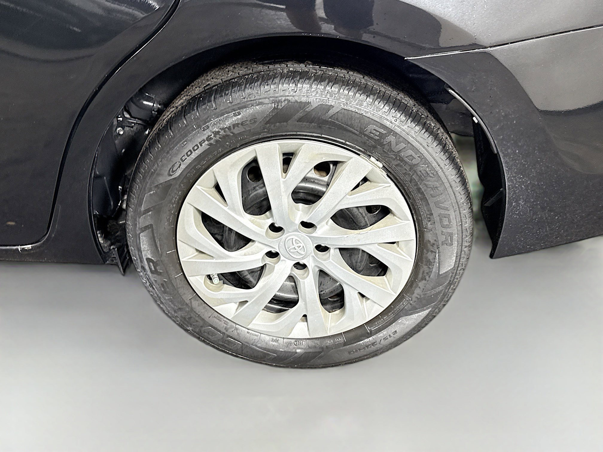 Used 2018 Toyota Corolla L image 36