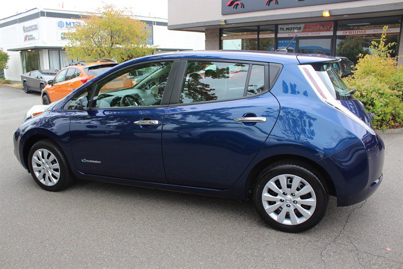 Used 2017 Nissan Leaf S w/ Charge Package FWD image 3