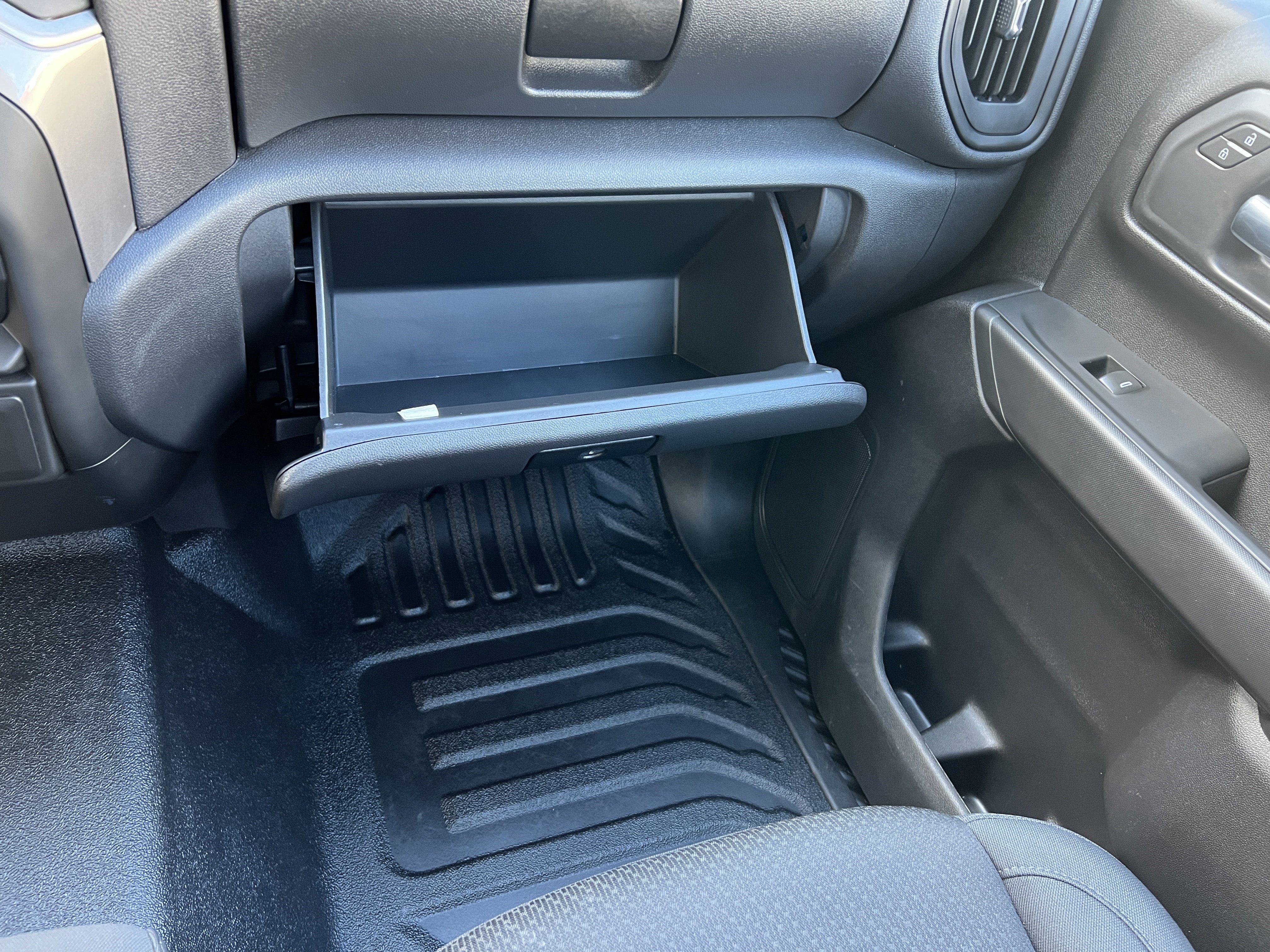 Used 2025 Chevrolet Silverado 1500 W/T RWD image 31