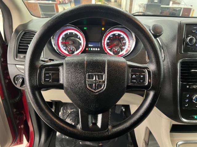 Used 2016 Dodge Grand Caravan SXT image 10