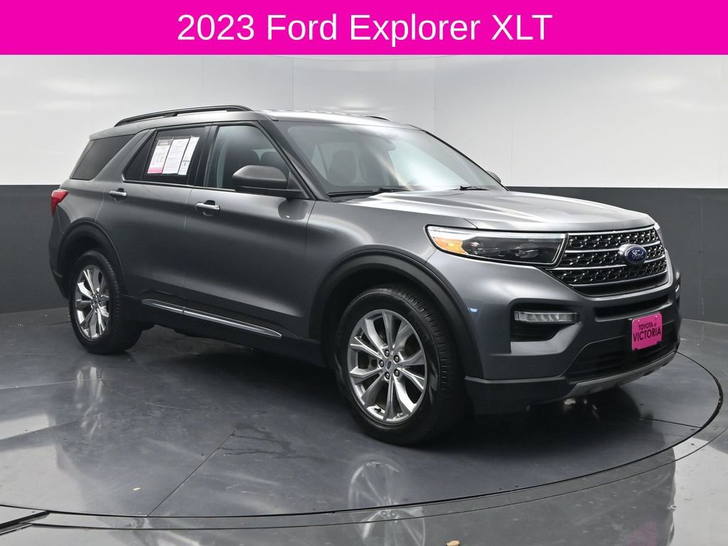 Used 2023 Ford Explorer XLT w/ Equipment Group 202A image 2