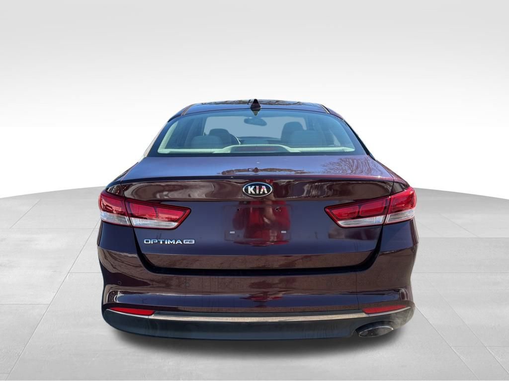 Used 2018 Kia Optima LX image 4