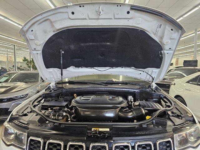 Used 2019 Jeep Grand Cherokee Limited AWD/4WD image 38