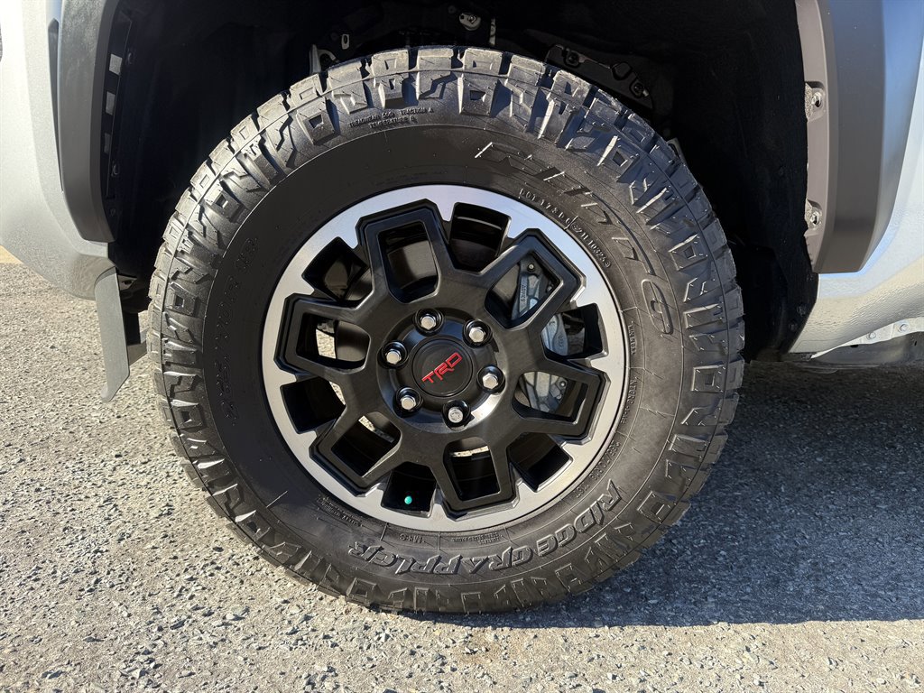 Used 2025 Toyota Tacoma TRD Off-Road image 9