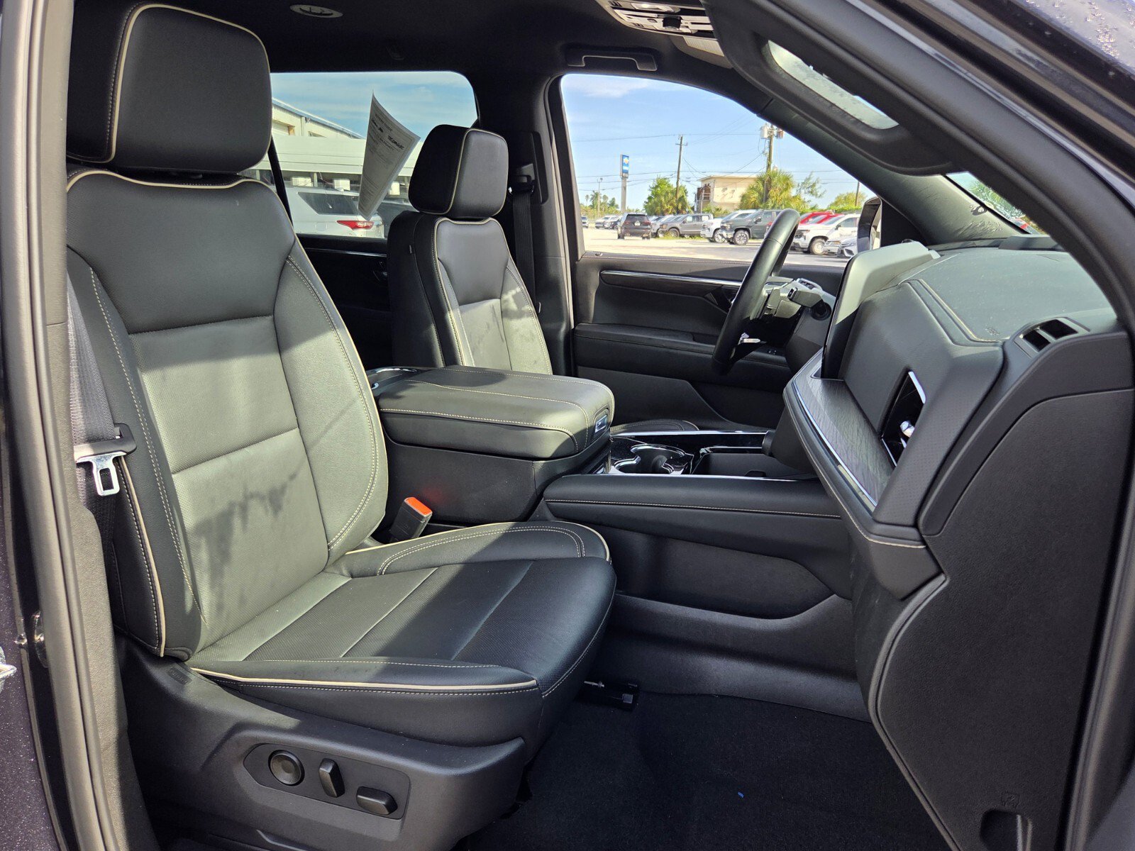 Used 2026 Chevrolet Suburban Premier AWD/4WD image 19