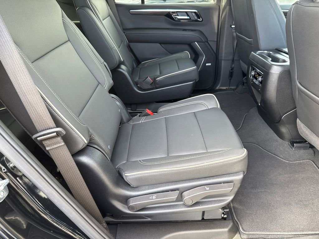 Used 2025 Chevrolet Tahoe Premier AWD/4WD image 17