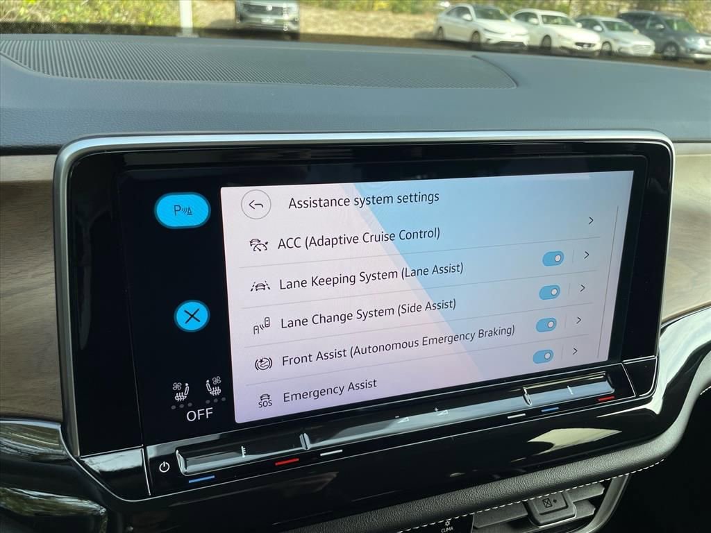 Certified 2025 Volkswagen Atlas SE image 20