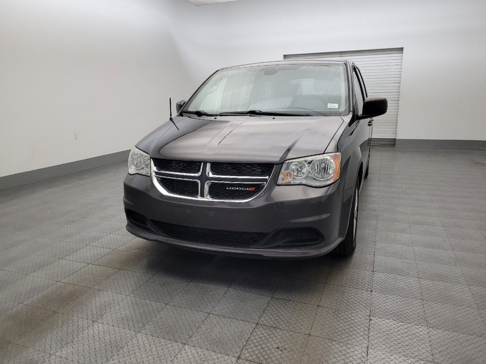 Used 2018 Dodge Grand Caravan SE w/ UConnect Hands-Free Group image 15