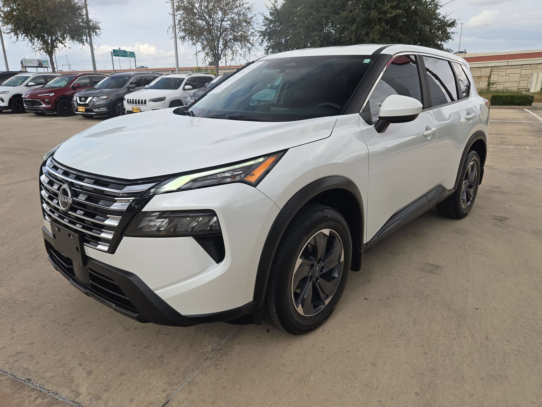 Certified 2026 Nissan Rogue SV FWD image 7