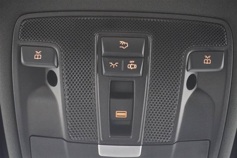 Used 2018 Mercedes-Benz CLA 250 image 27