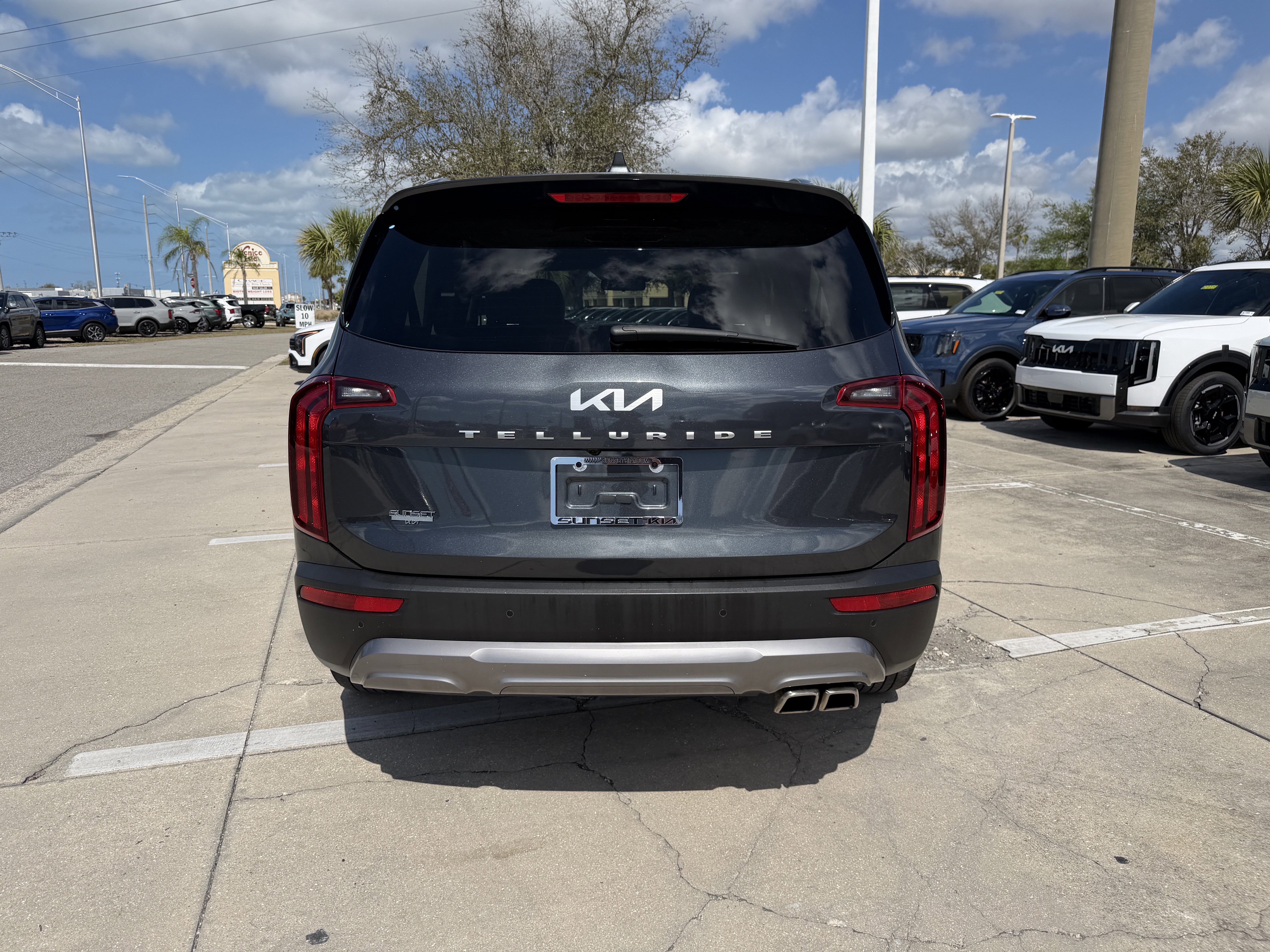 Used 2022 Kia Telluride S image 5