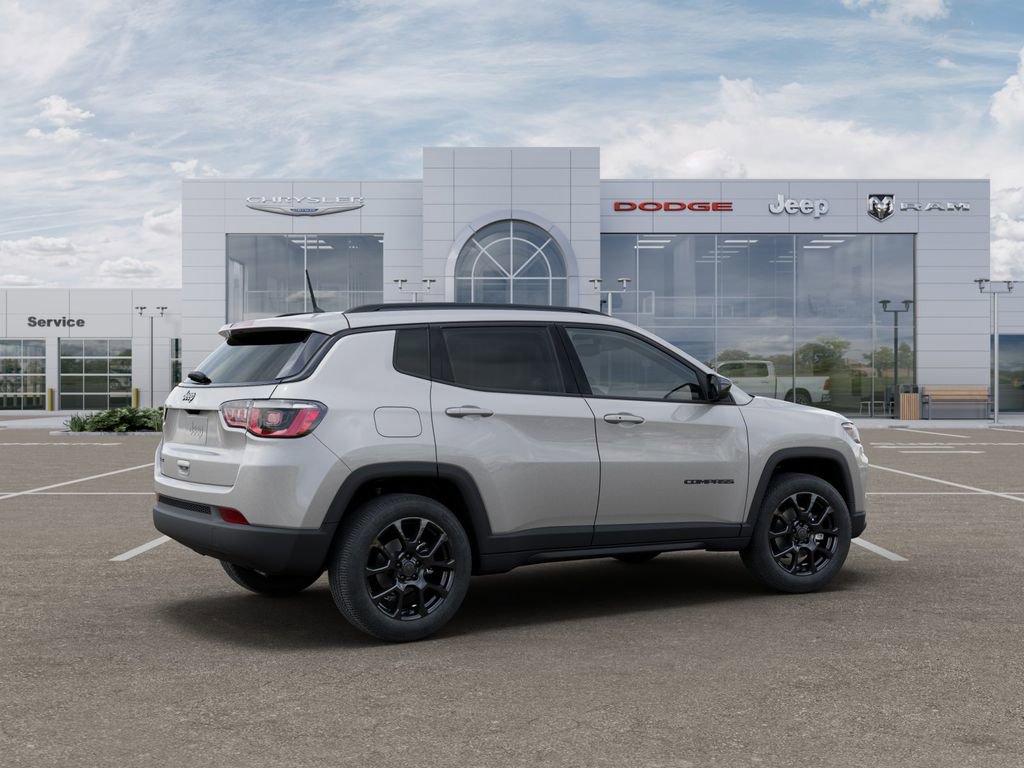 New 2025 Jeep Compass Latitude w/ Sun & Sound Group AWD/4WD image 4