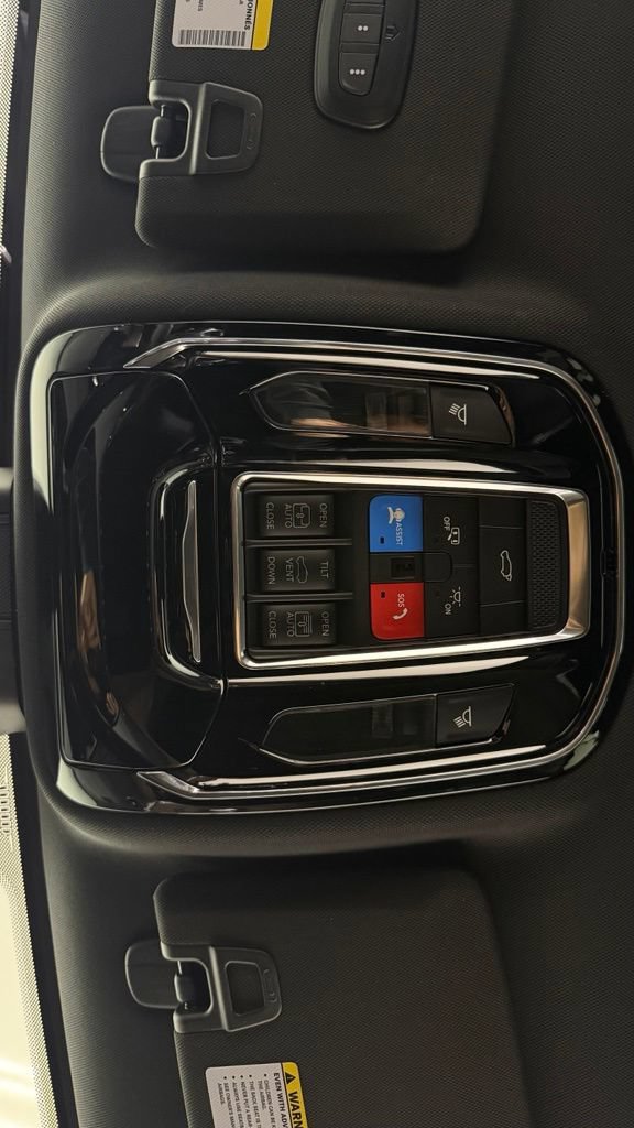 Used 2023 Jeep Grand Cherokee Summit AWD/4WD image 26