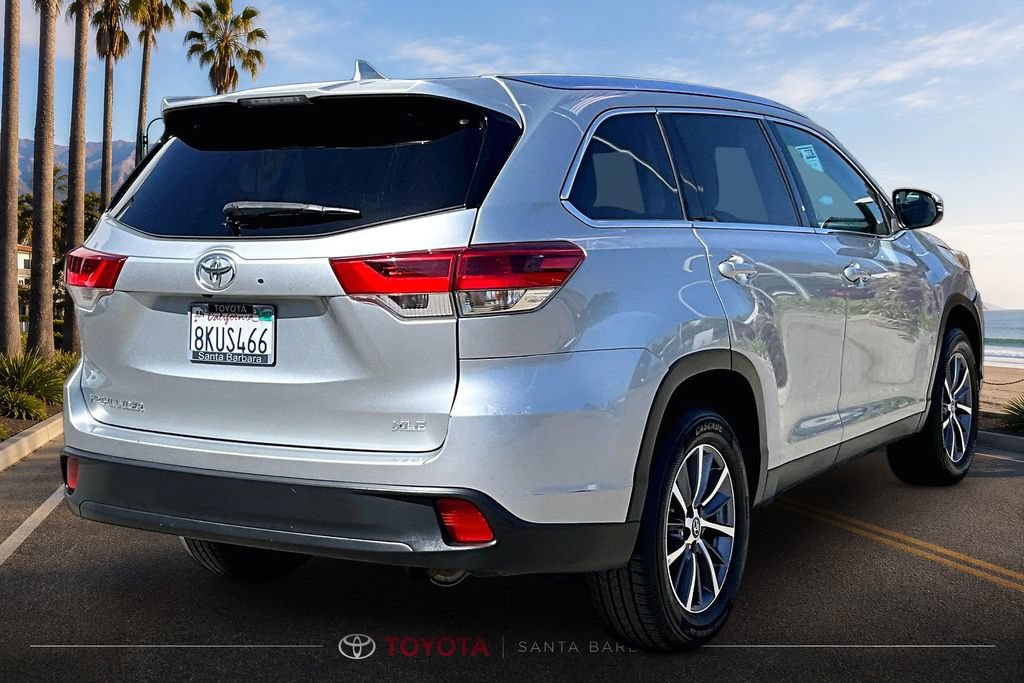 Used 2019 Toyota Highlander XLE w/ Carpet Mat Package (TMS) FWD image 5