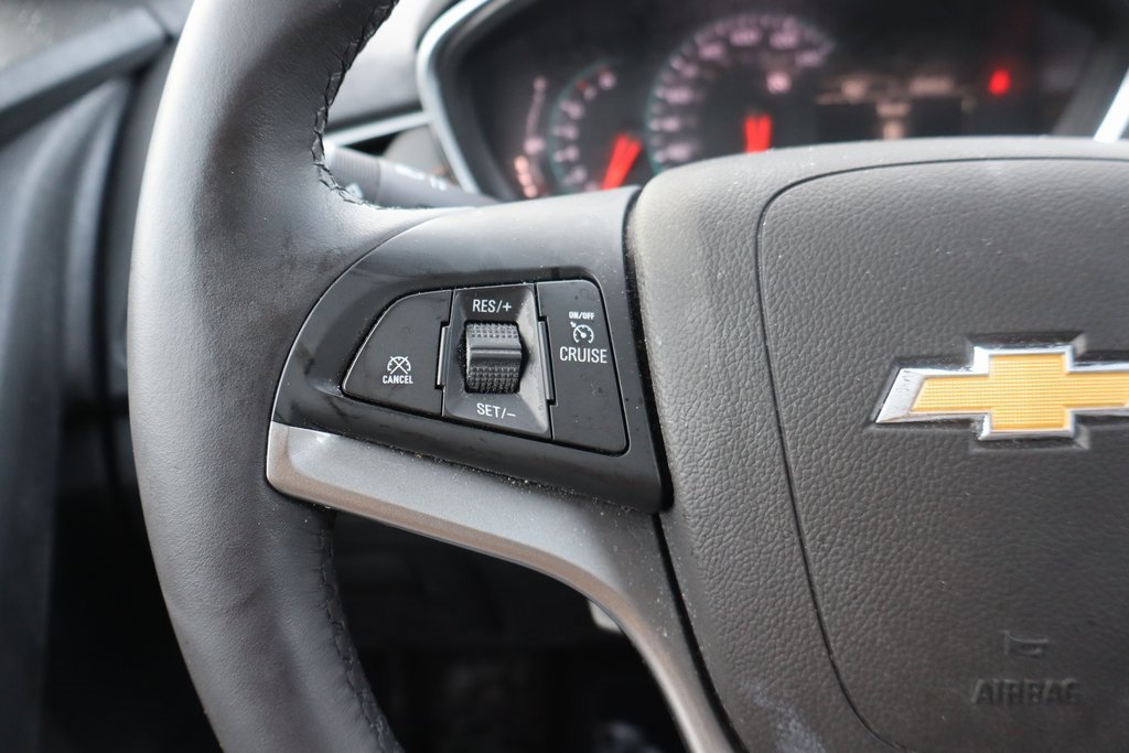 Used 2022 Chevrolet Trax LT w/ LT Convenience Package image 8