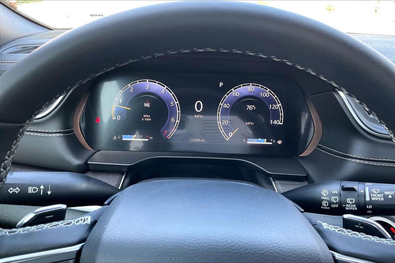 Certified 2025 Jeep Grand Cherokee L Limited w/ Luxury Tech Group II image 11