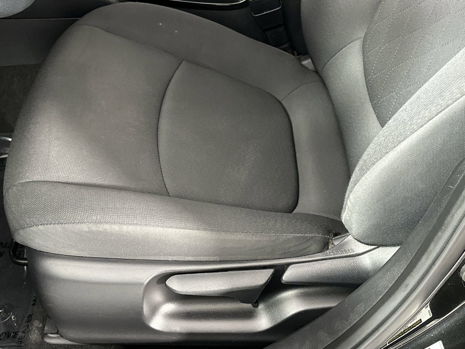 Used 2022 Toyota Corolla LE image 12