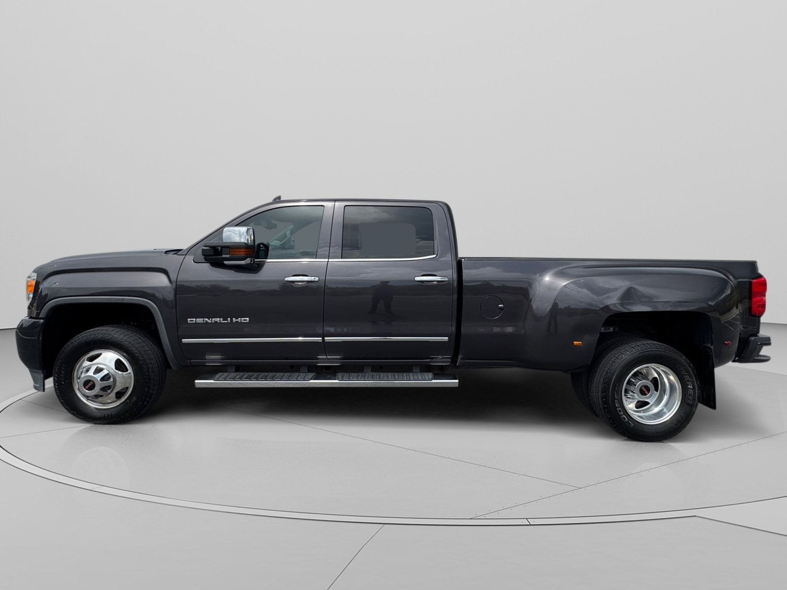 Used 2016 GMC Sierra 3500 Denali w/ Duramax Plus Package AWD/4WD image 2