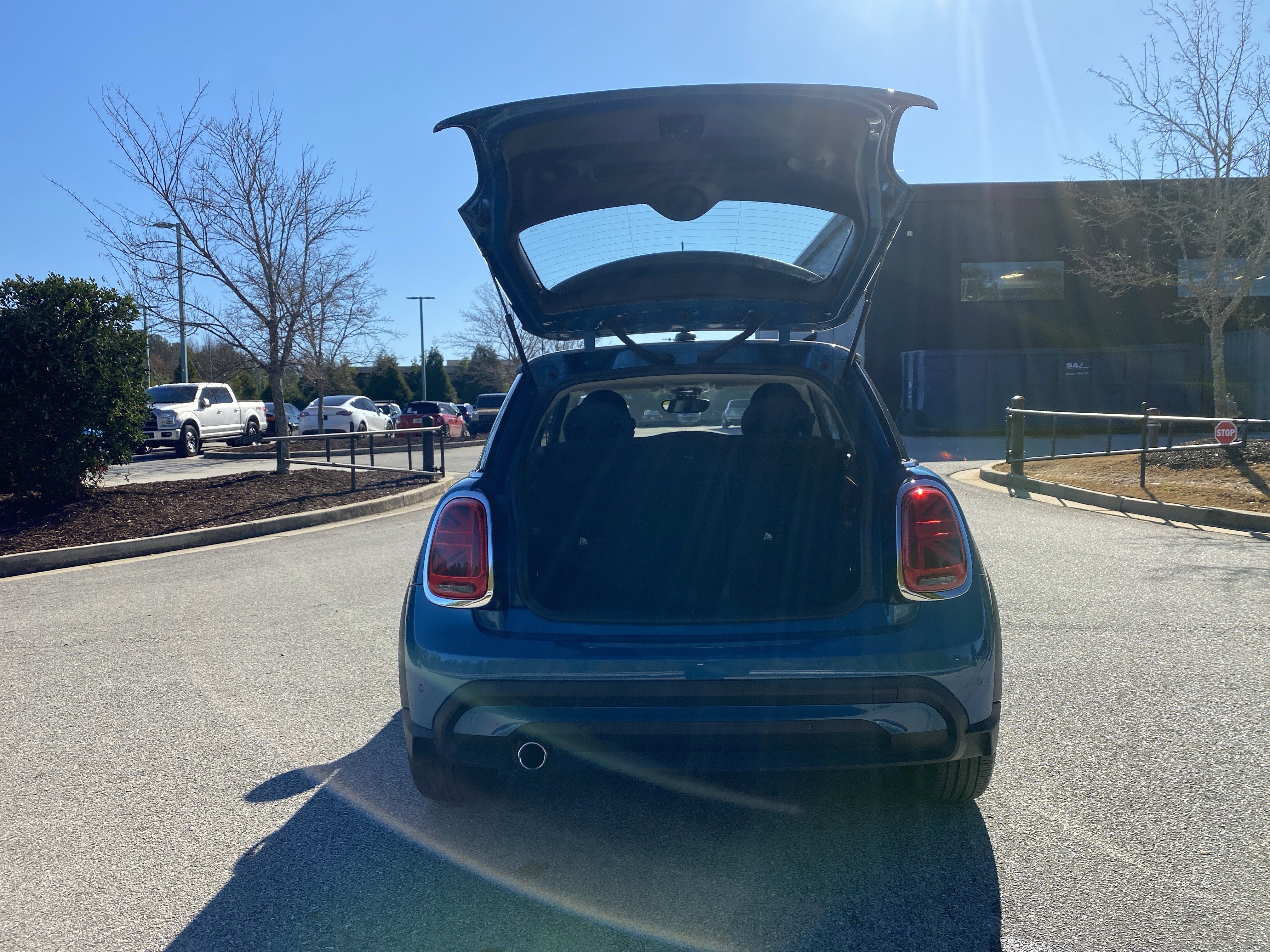 Used 2023 MINI Cooper 2-Door Hardtop image 36