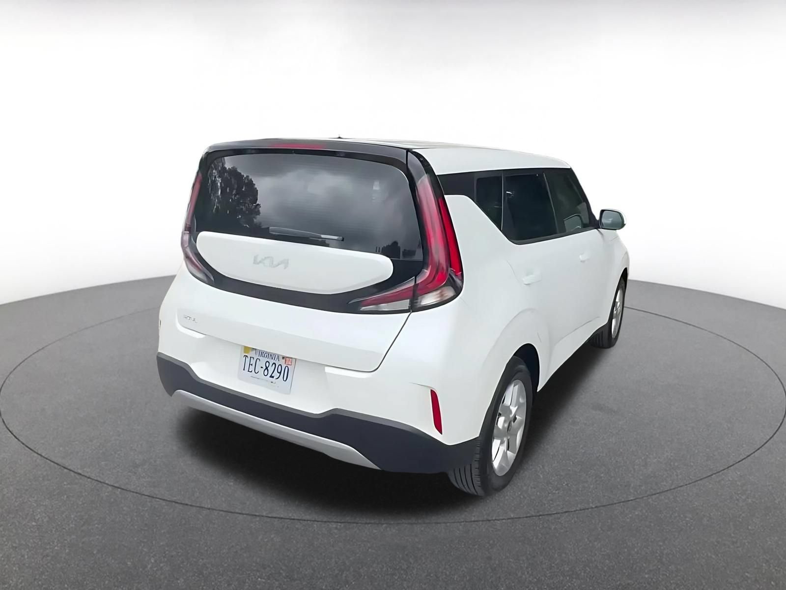 Used 2025 Kia Soul LX w/ LX Technology Package FWD image 14